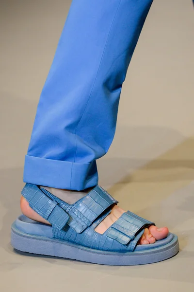 Look 15
